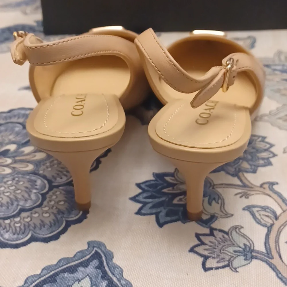 Coach Jillian Beachwood  Slingback Heels Great Neutral SZ 6.5B - Picture 13 of 16